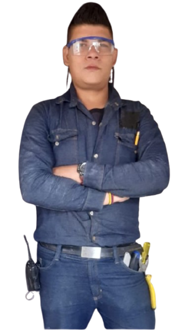 Todero profesional en Bogotá realizando mantenimiento