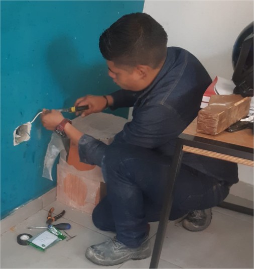 Atención profesional en servicios técnicos y locativos