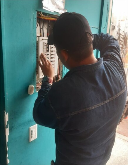 Instalación de luminarias y puntos eléctricos